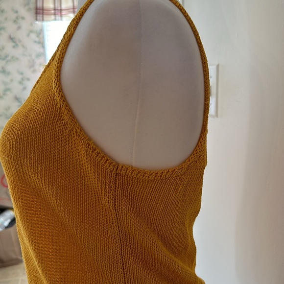 Banana Republic Sweater Tank - Picture 3 of 6